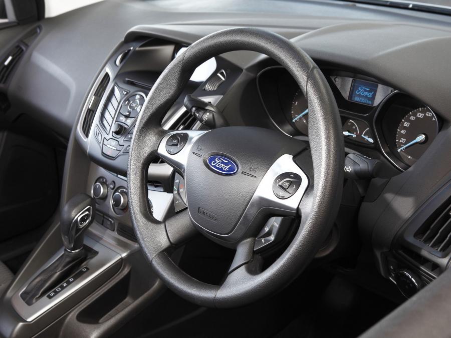  Ford Focus Sedan 2011 года  (AU) (фото 19 из 29)